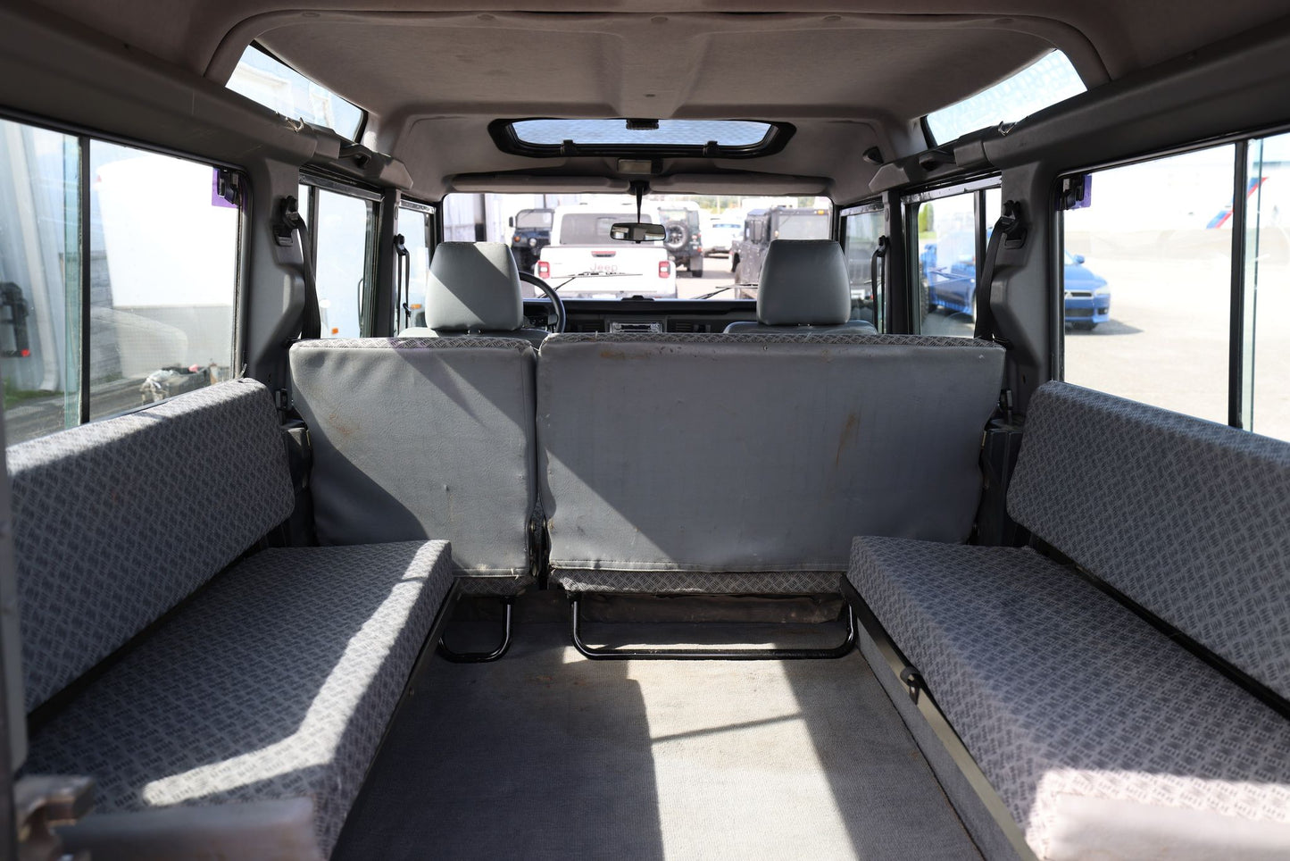 VENDU - LAND ROVER DEFENDER 110 1999 TD5