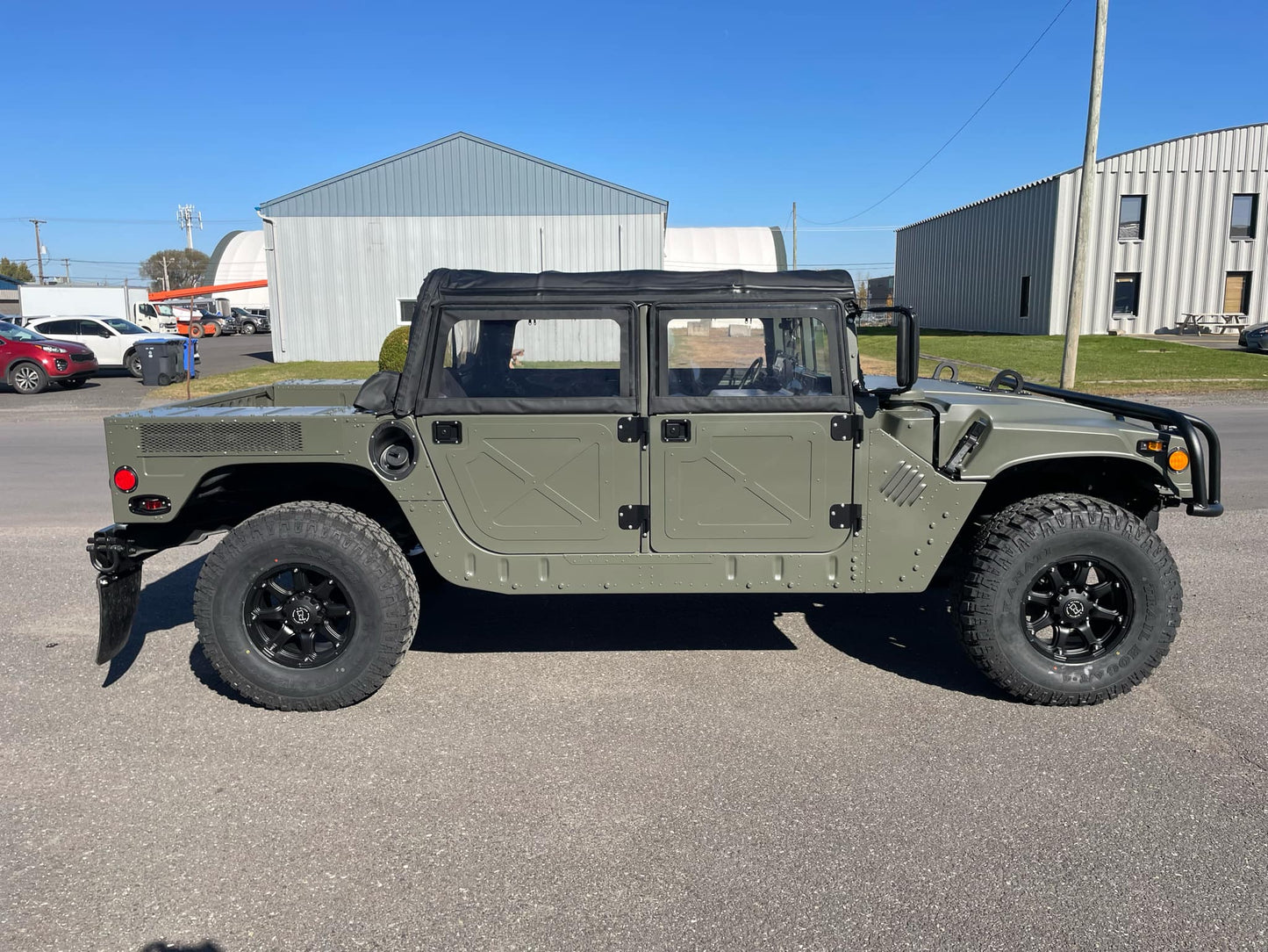 VENDU - AM GENERAL HUMVEE M1152 2009
