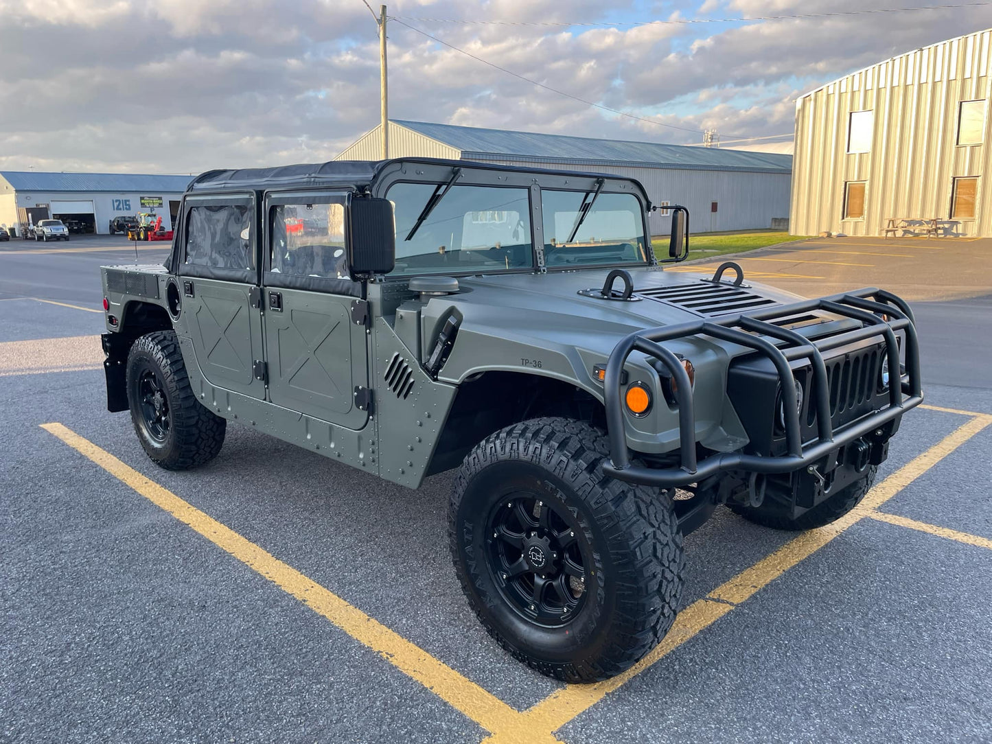 VENDU - AM GENERAL HUMVEE M1152 2009