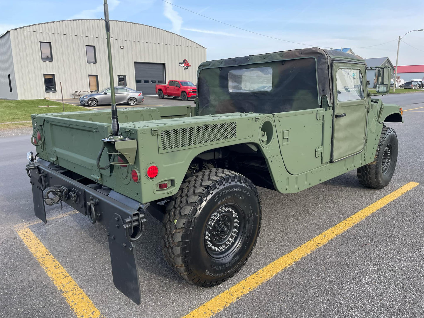 VENDU - AM GENERAL HUMVEE M1152