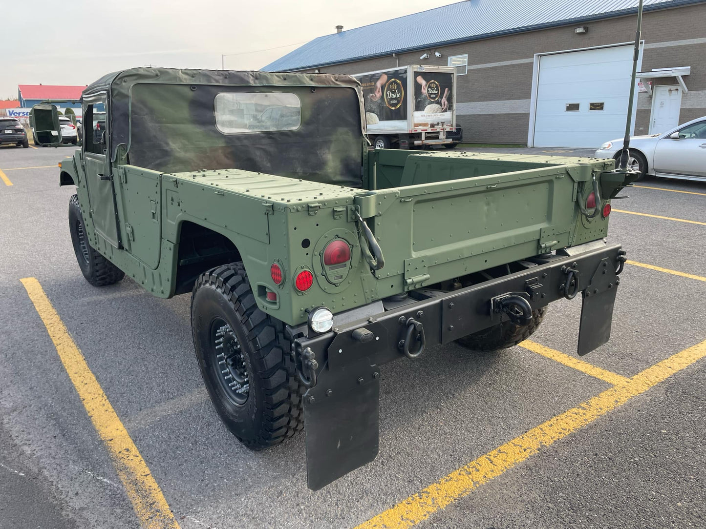 VENDU - AM GENERAL HUMVEE M1152
