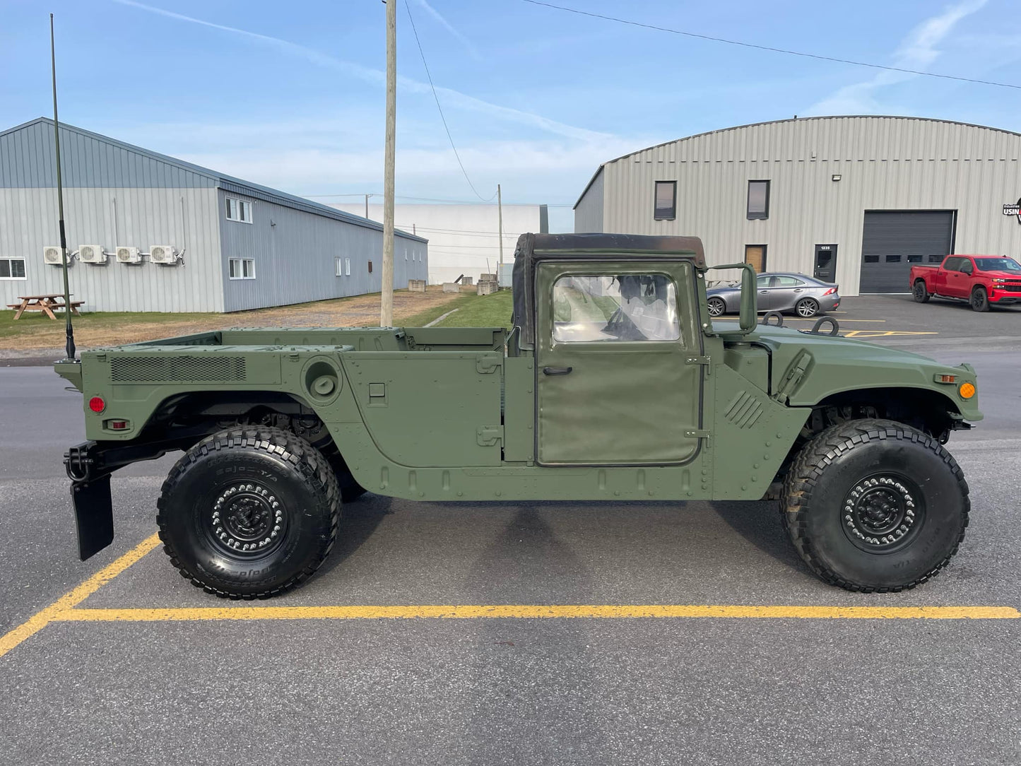 VENDU - AM GENERAL HUMVEE M1152