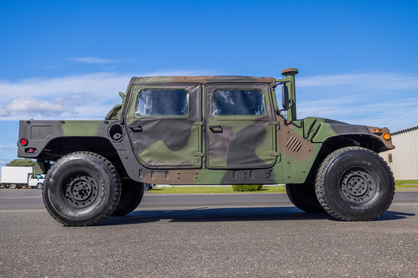VENDU - AM GENERAL HUMVEE M1123 2009
